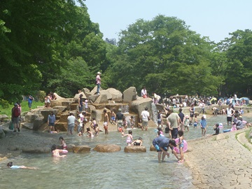 平塚総合公園じゃぶじゃぶ池