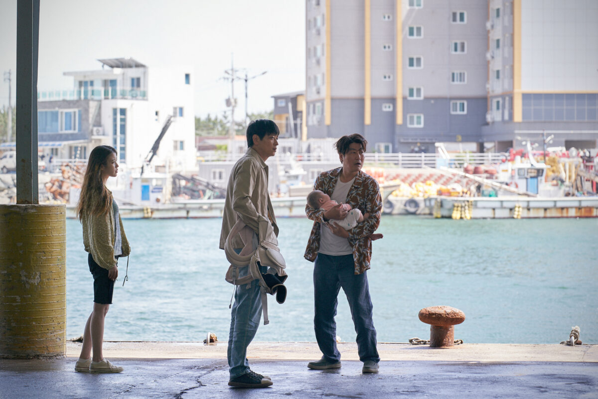 ベイビー・ブローカー (c)2022 ZIP CINEMA & CJ ENM Co., Ltd., ALL RIGHTS RESERVED