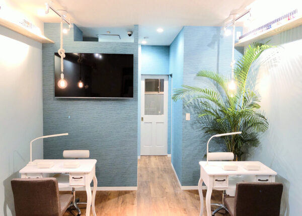 グレイカラー ネイル エステ まつ毛 Rakuun とことこ湘南