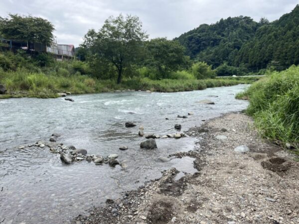 愛川橋河川敷