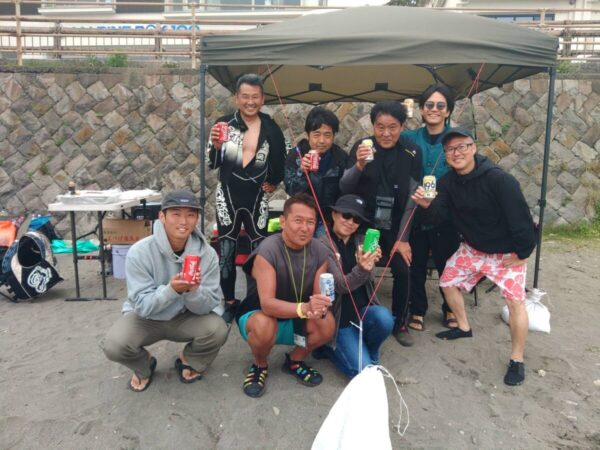 逗子海岸で楽しい仲間とBBQ