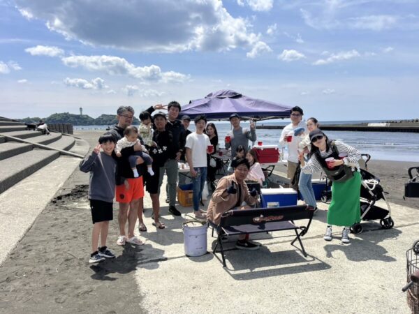 鵠沼でみんな笑顔でBBQ