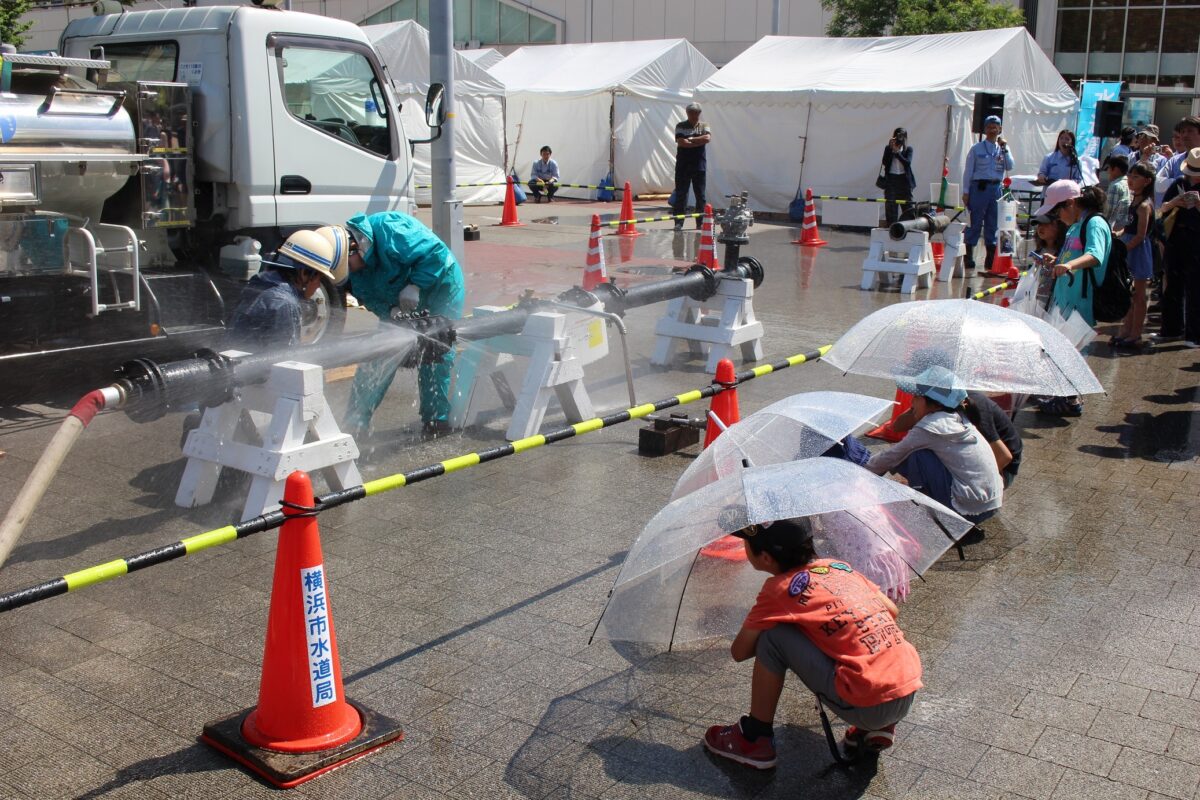 【横浜】水道工事ＶＲ体験や丸太切り体験も！「第66回水道週間イベント」