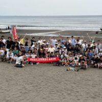 地引前に大勢で記念撮影
