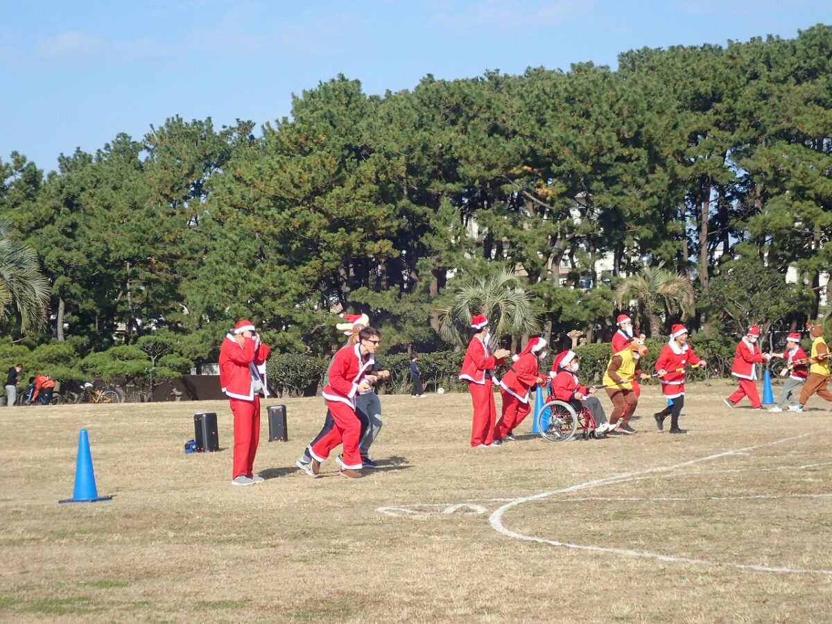 【茅ヶ崎・汐見台】サンタクロース運動会