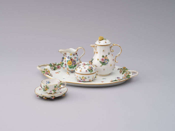 【東京・日本橋】特別展 岐阜県現代陶芸美術館コレクション　ティーカップ・メリーゴーラウンド　ヨーロッパ陶磁にみるモダンデザイン100年(三井記念美術館)