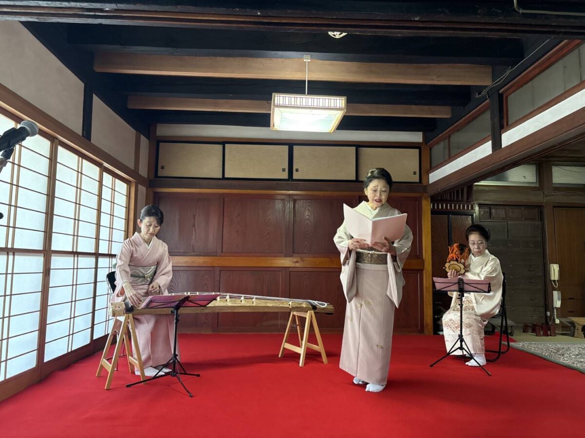 地歌筝曲研究 上　下　資料編　3冊セット　琴　三味線　地歌 じゃぽ音っと作品情報：箏曲地歌大系（60枚組）